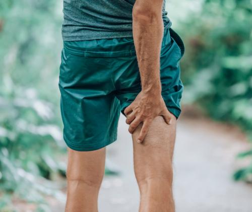 Main with pain in buttocks