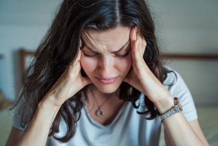Woman experiencing brain fog