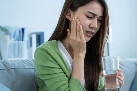 Woman with toothache